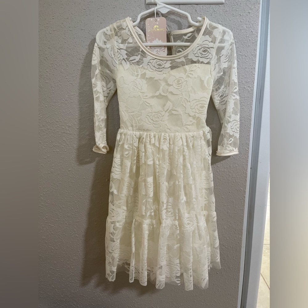 Laced flower girl dress white/cream size 18-24months never worn with tags